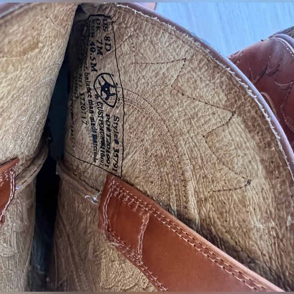 SOLD. Ariat Cowboy Boots! Size 8D - Picture 6 of 6